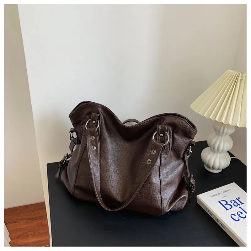 Isabela Tote – Trendy and Spacious Student Bag