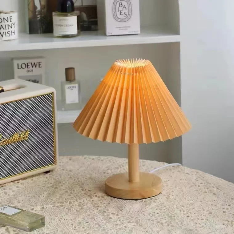 Foldable Pleated Table Lamp - Stylish Foldable LED Table Lamp for Unique Interior Design