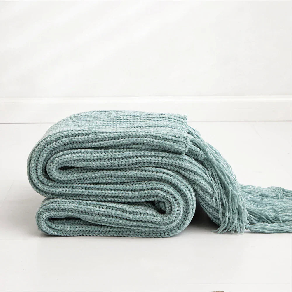 HeartCozy Throw – Luxurious Chenille Cushion with Heart Puffs