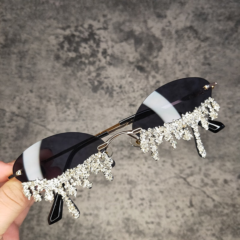Cry me a glitter – Brilliant festival sunglasses
