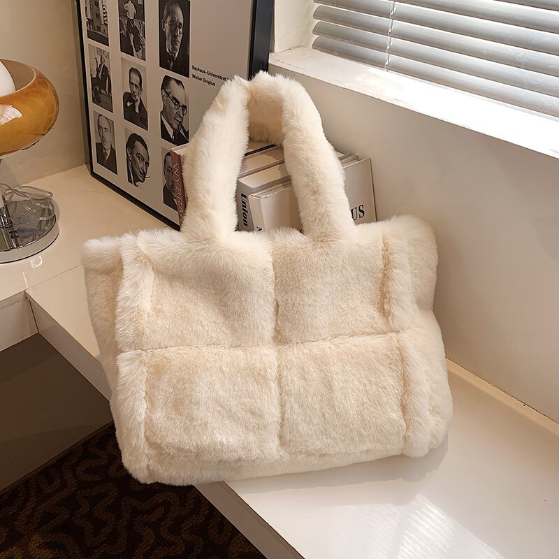 Pipa Plush Bag – Winter Comfortable Women's Handbag
