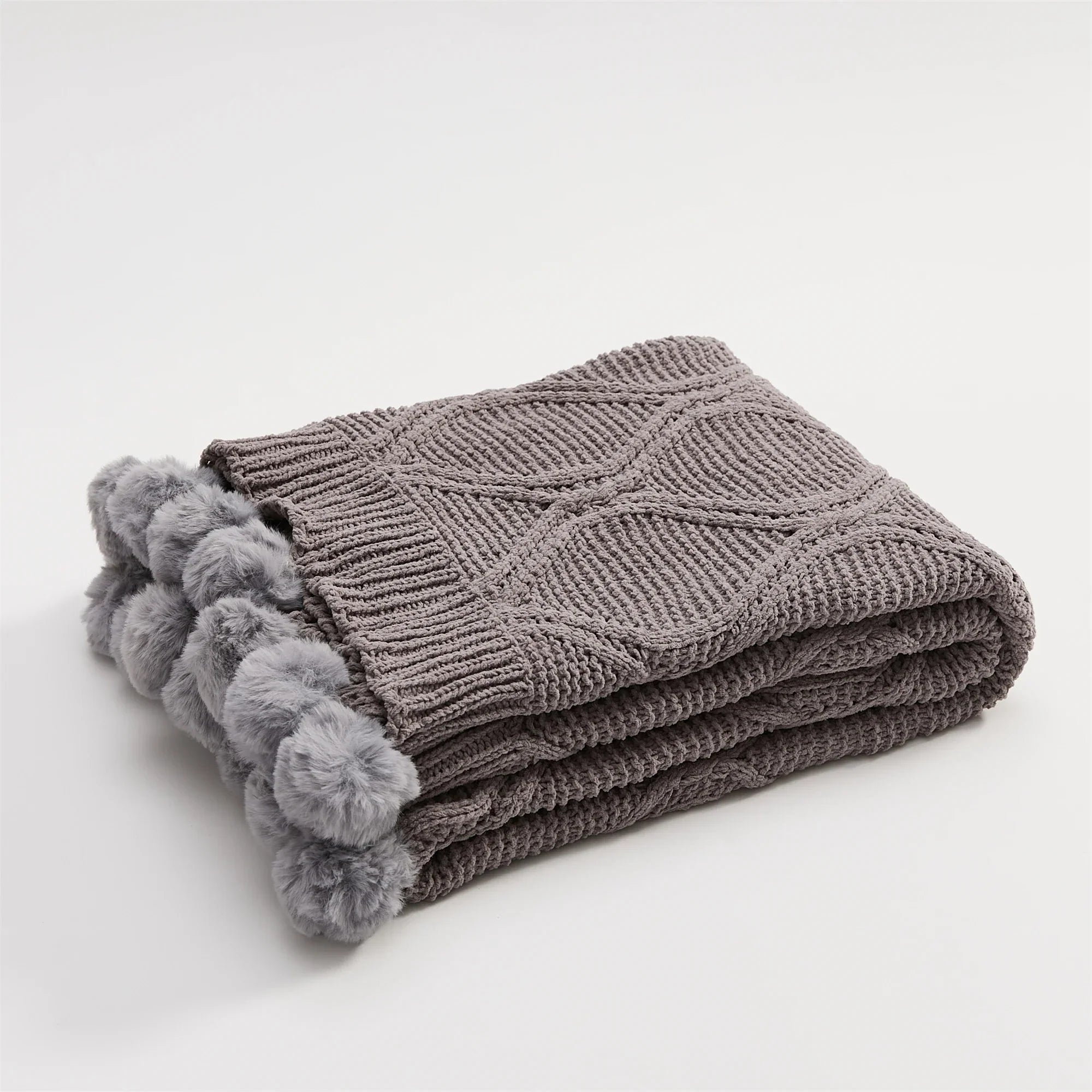 HeartCozy Throw – Luxurious Chenille Cushion with Heart Puffs