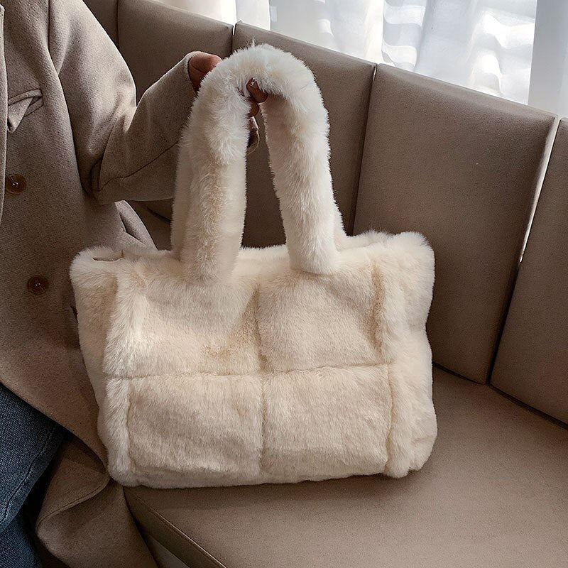 Pipa Plush Bag – Winter Comfortable Women's Handbag