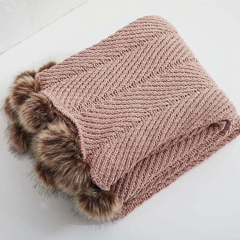 HeartCozy Throw – Luxurious Chenille Cushion with Heart Puffs