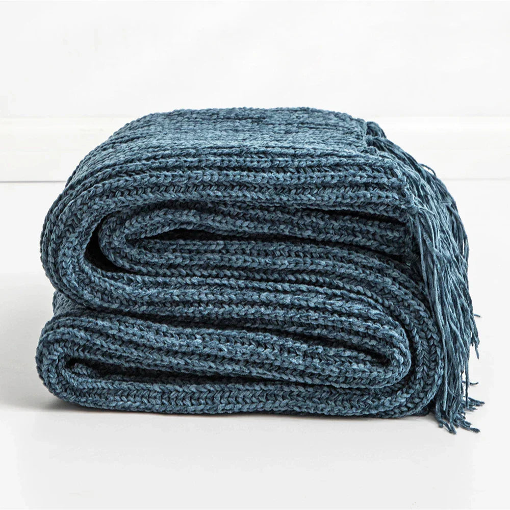 HeartCozy Throw – Luxurious Chenille Cushion with Heart Puffs