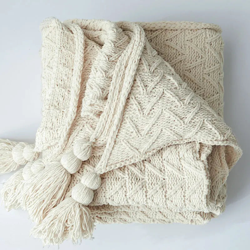 HeartCozy Throw – Luxurious Chenille Cushion with Heart Puffs