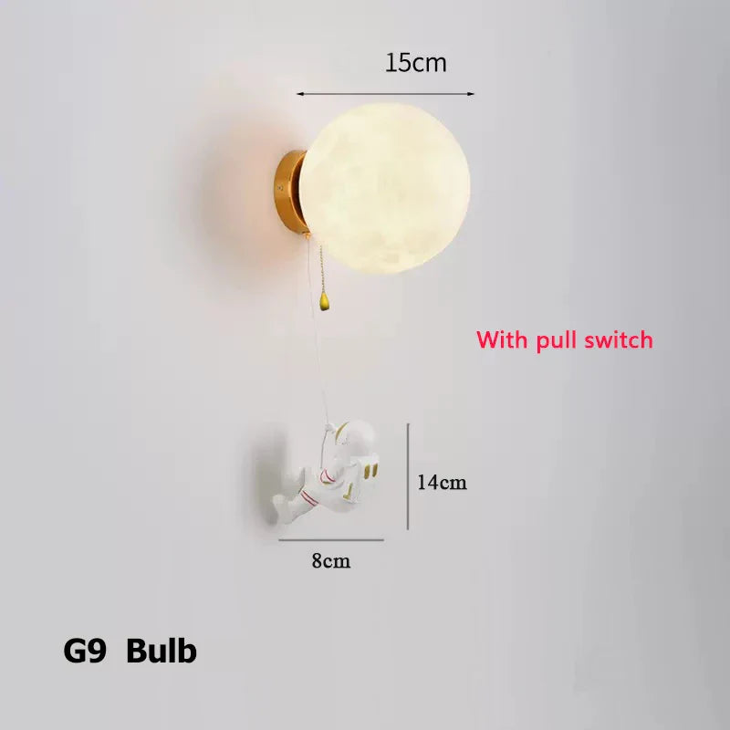 LunarGlow Wall Lamp - Moon-Shaped Astronaut Lighting