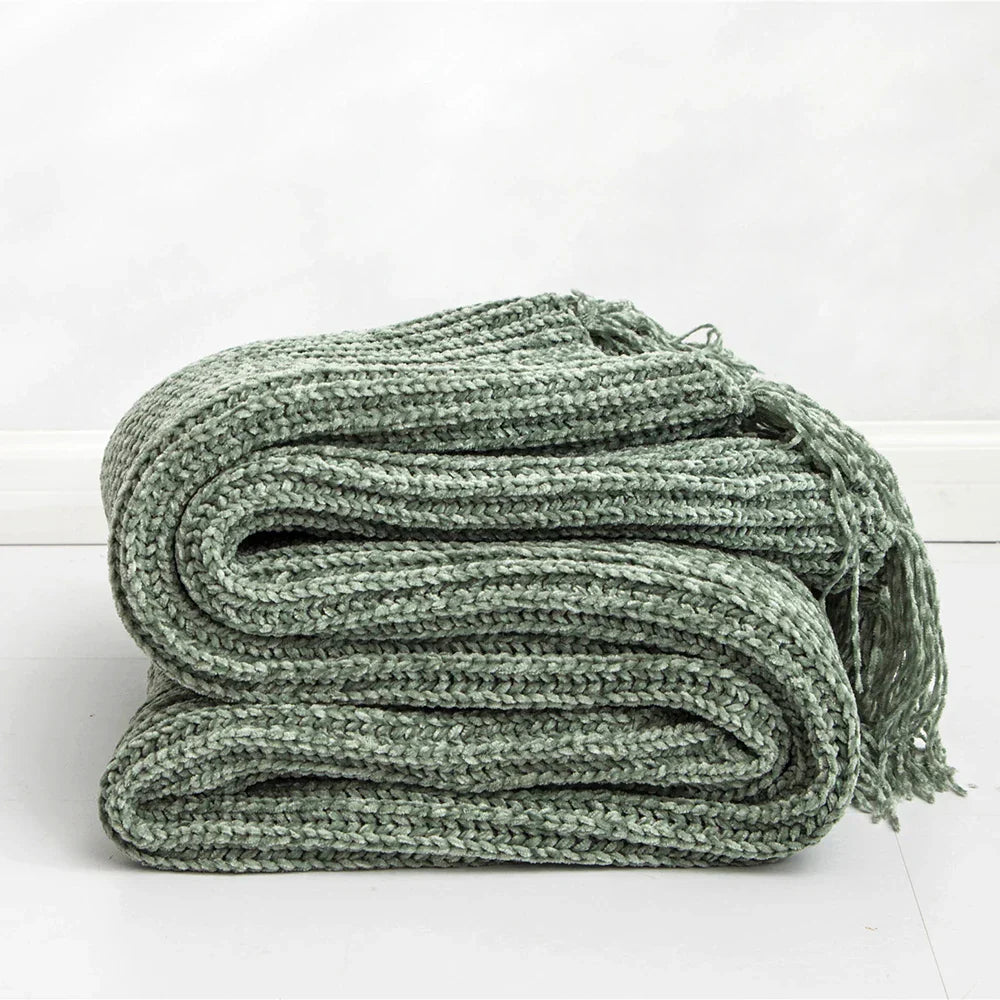 HeartCozy Throw – Luxurious Chenille Cushion with Heart Puffs