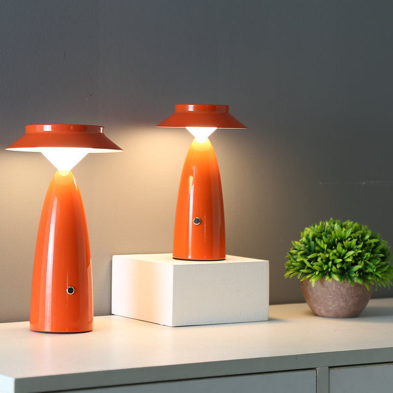 MushroomGlo – Lekfull Lampa med Industriell Charm