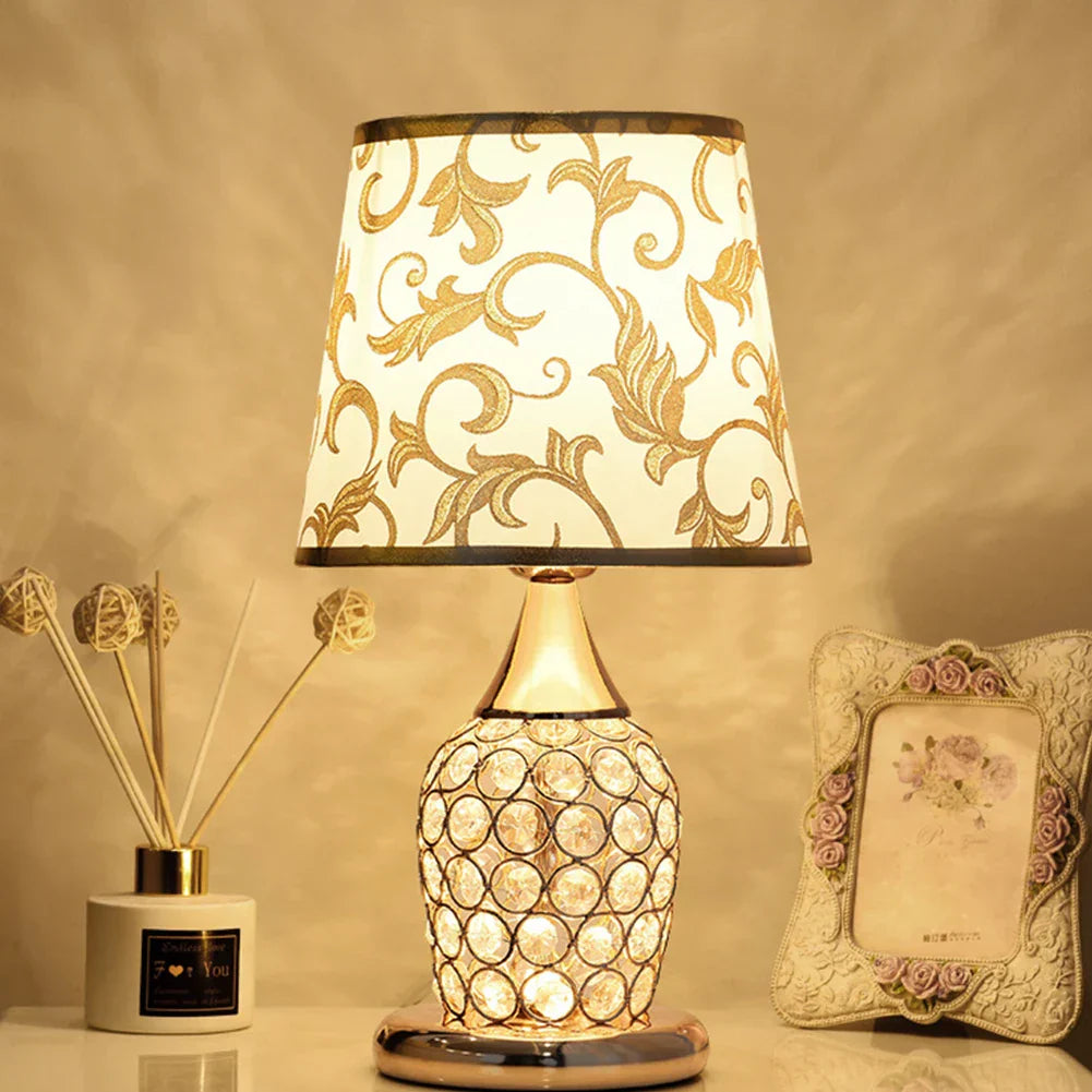 CrystalGlow - Elegant Bordslampa i Kristallglas