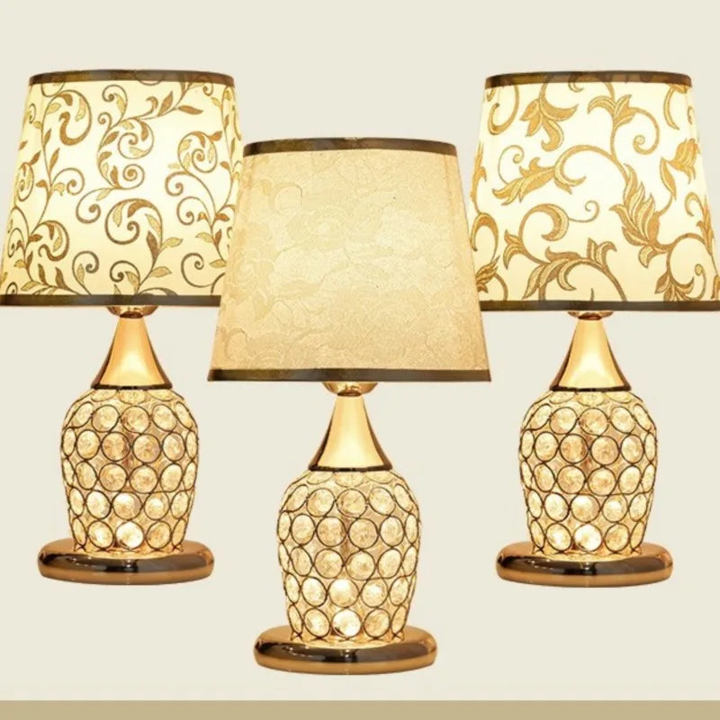 CrystalGlow - Elegant Bordslampa i Kristallglas