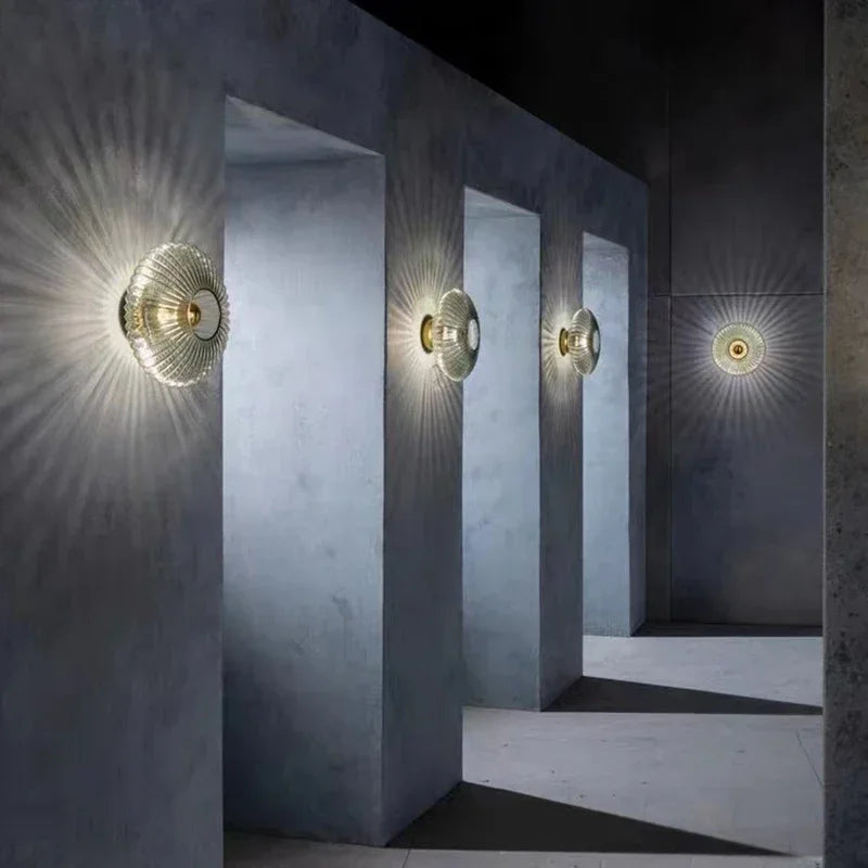 Verre Luminis – Elegant Glass Wall Lamp for Atmospheric Lighting