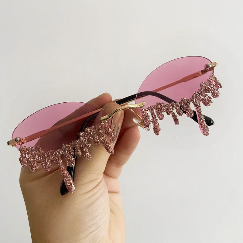 Cry me a glitter – Brilliant festival sunglasses
