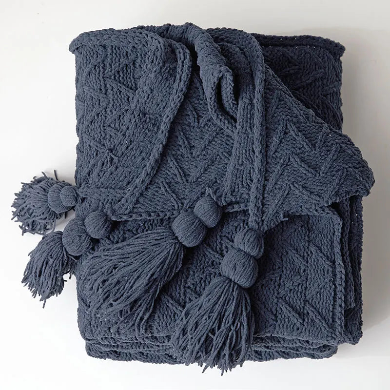 HeartCozy Throw – Luxurious Chenille Cushion with Heart Puffs