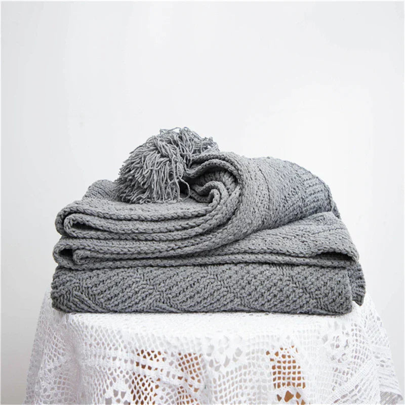 HeartCozy Throw – Luxurious Chenille Cushion with Heart Puffs