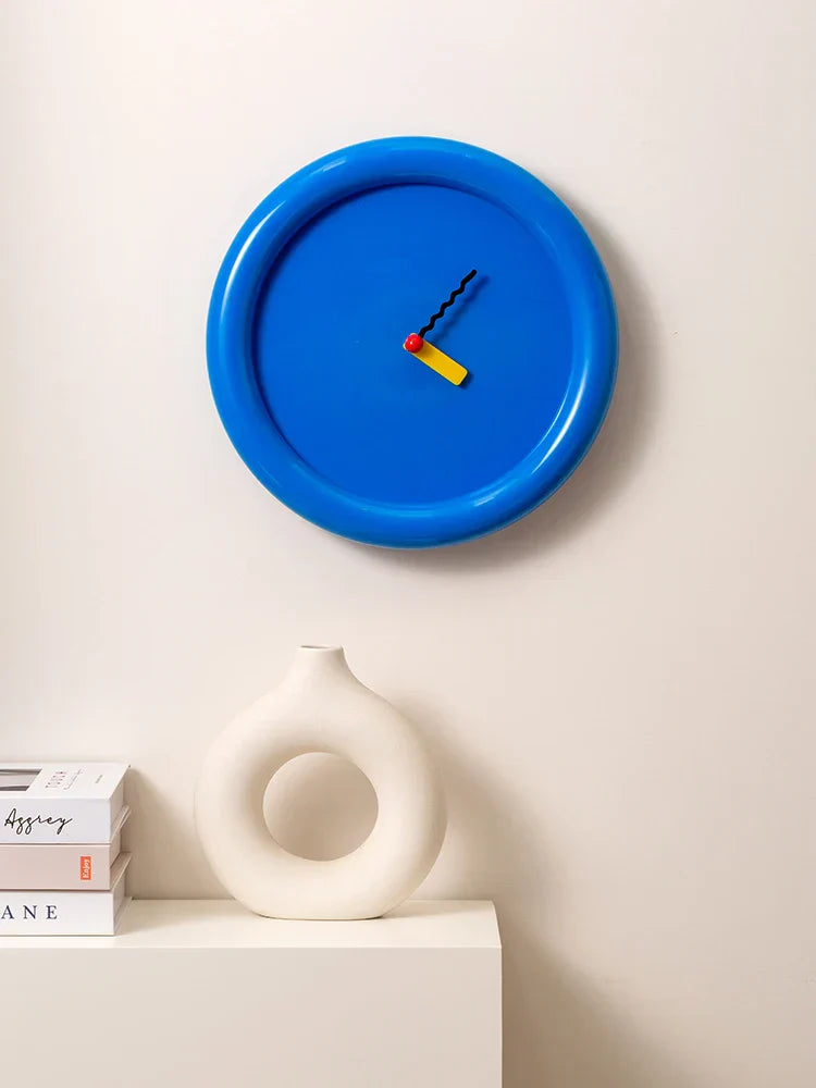 EpeiusHome – Memphis Wall Clock for Elegant Rooms