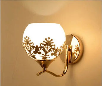 LuxeGlow - Golden LED Wall Lamp for Atmospheric Lighting