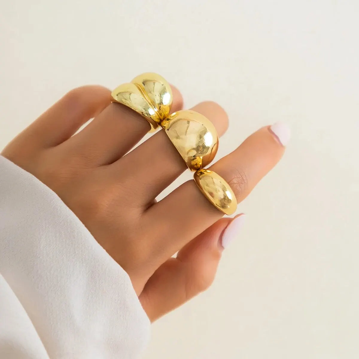 TrioGlam Rings - Set of 3 Glittering Metal Decorations