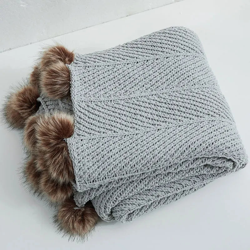 HeartCozy Throw – Luxurious Chenille Cushion with Heart Puffs