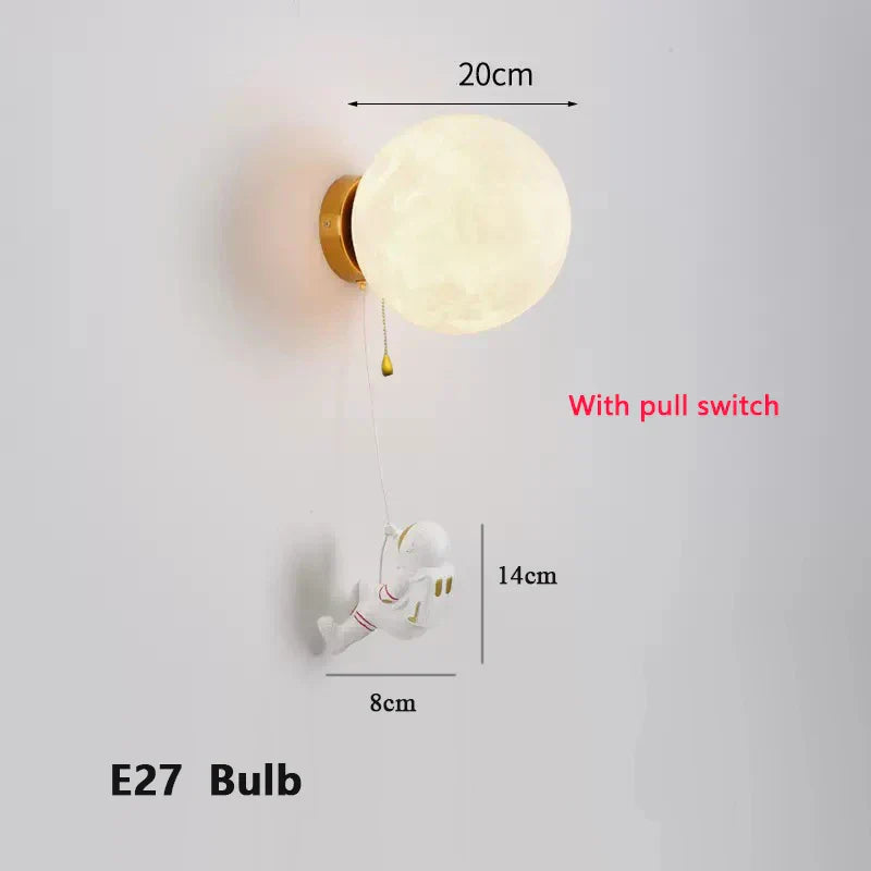 LunarGlow Wall Lamp - Moon-Shaped Astronaut Lighting