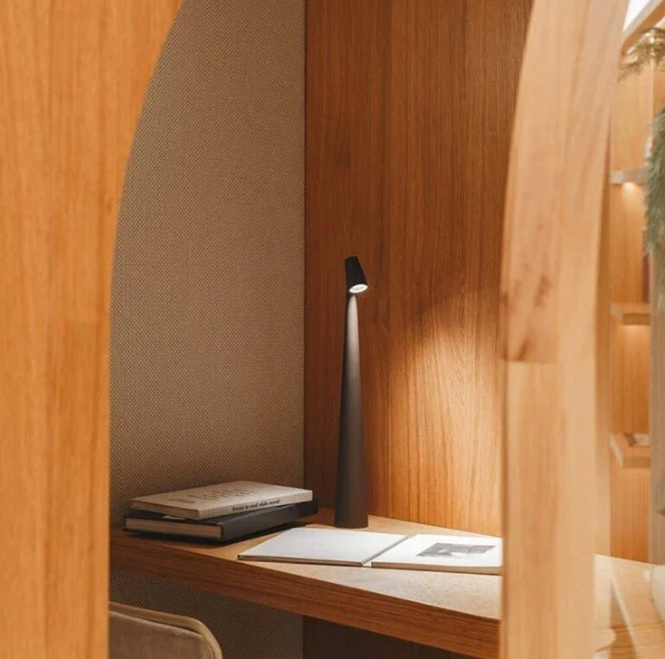 Fins ArtisanGlow - Lamp for Luxury Interior Lighting