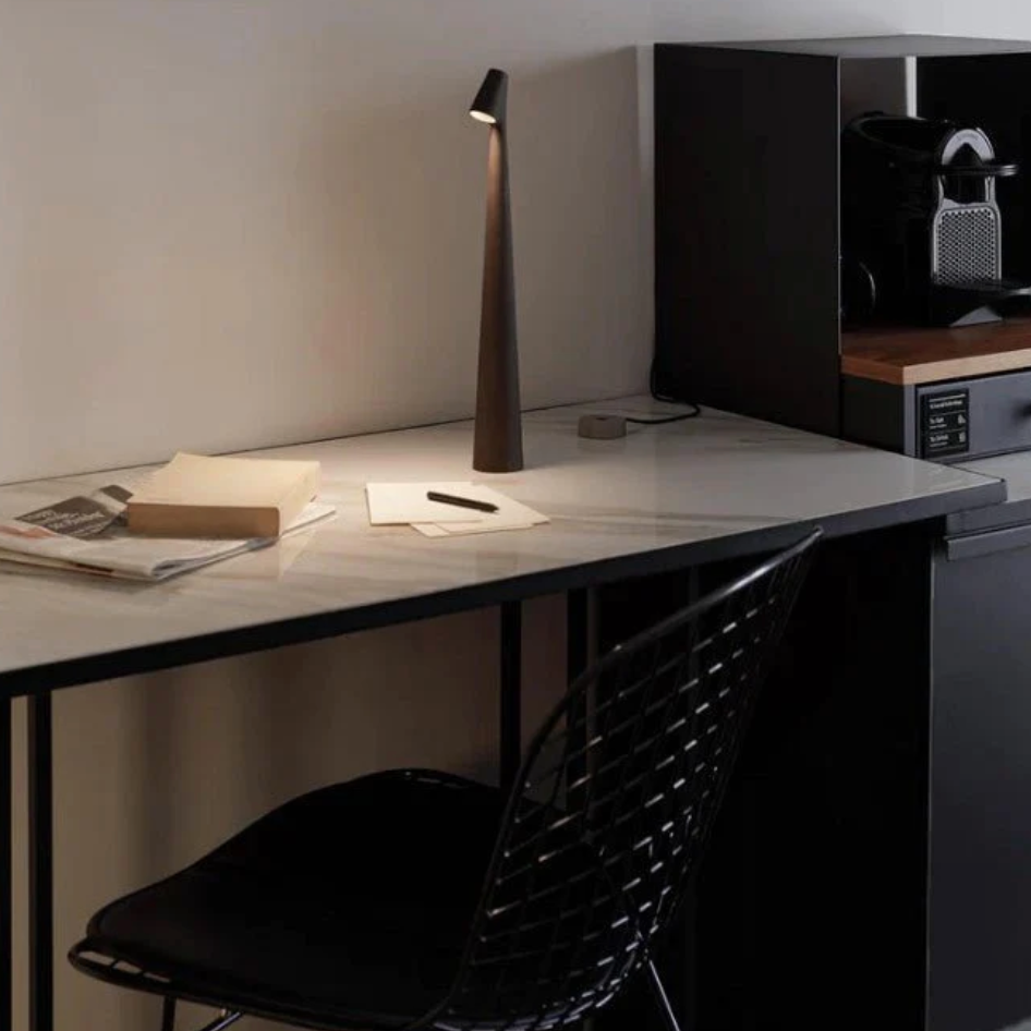 Fins ArtisanGlow - Lamp for Luxury Interior Lighting