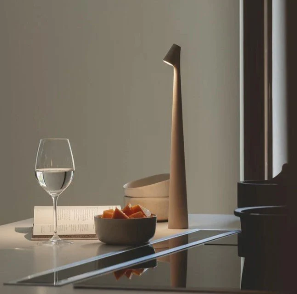Fins ArtisanGlow - Lamp for Luxury Interior Lighting