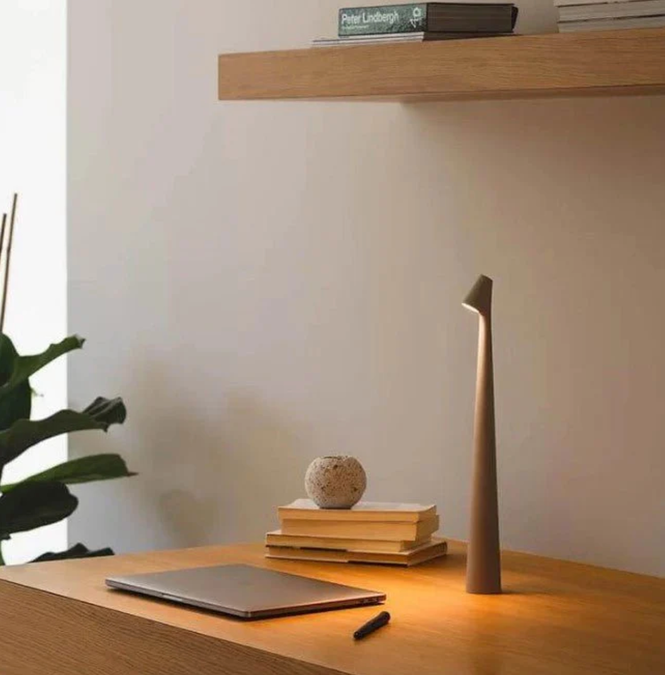 Fins ArtisanGlow - Lamp for Luxury Interior Lighting