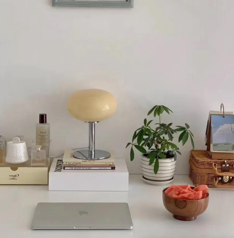 SérénitéMagique - Elegant Beige Table Lamp for Mood Lighting