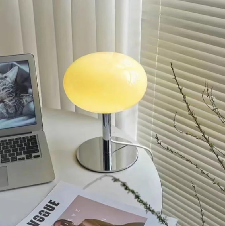 SérénitéMagique - Elegant Beige Table Lamp for Mood Lighting