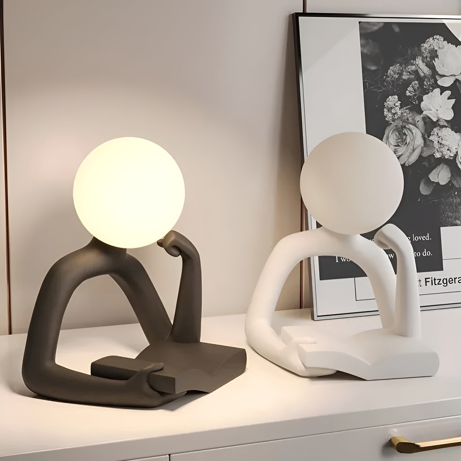LuxLume Refined Designer Table Lamp – Modern Art with Atmospheric Lighting