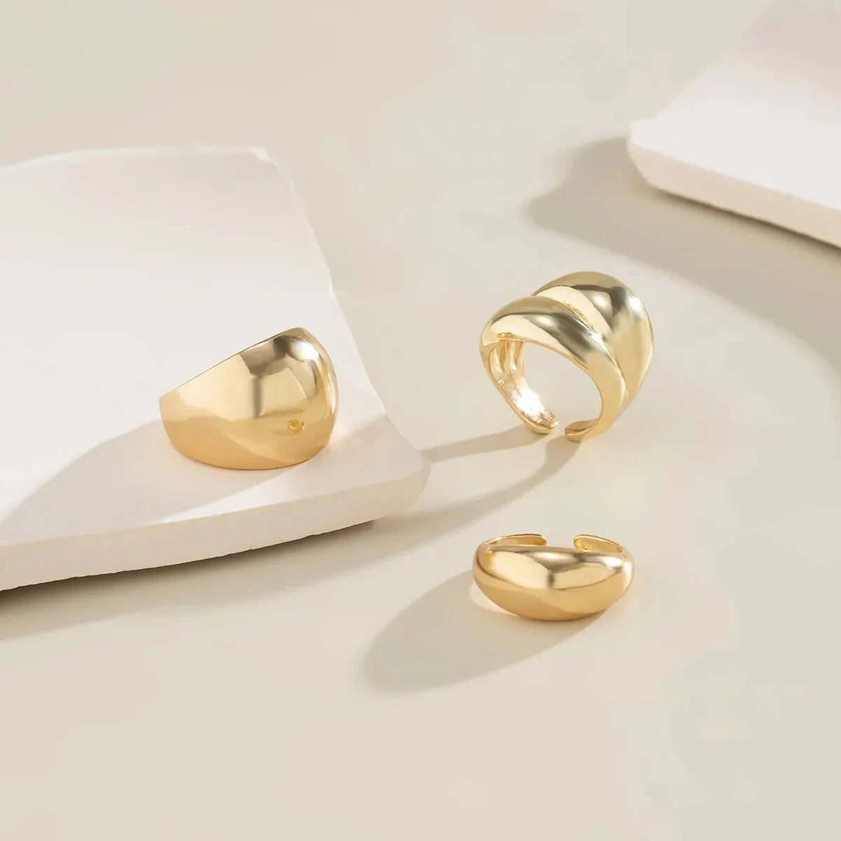 TrioGlam Rings - Set of 3 Glittering Metal Decorations