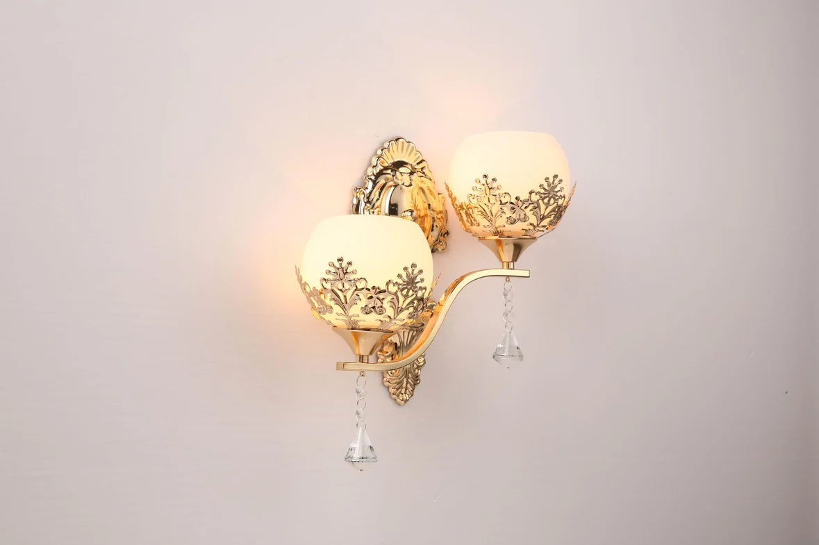 LuxeGlow - Golden LED Wall Lamp for Atmospheric Lighting