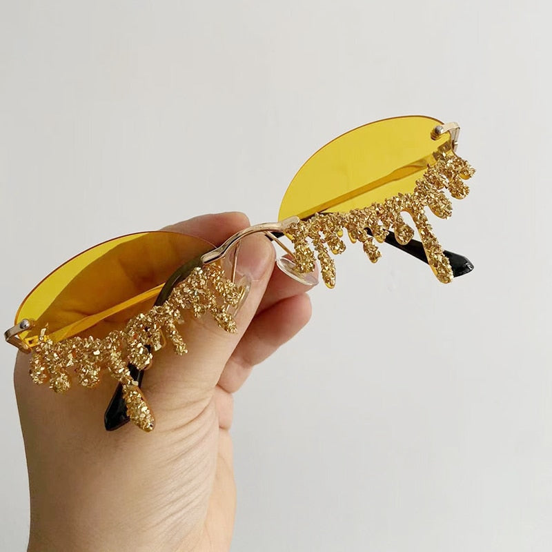 Cry me a glitter – Brilliant festival sunglasses