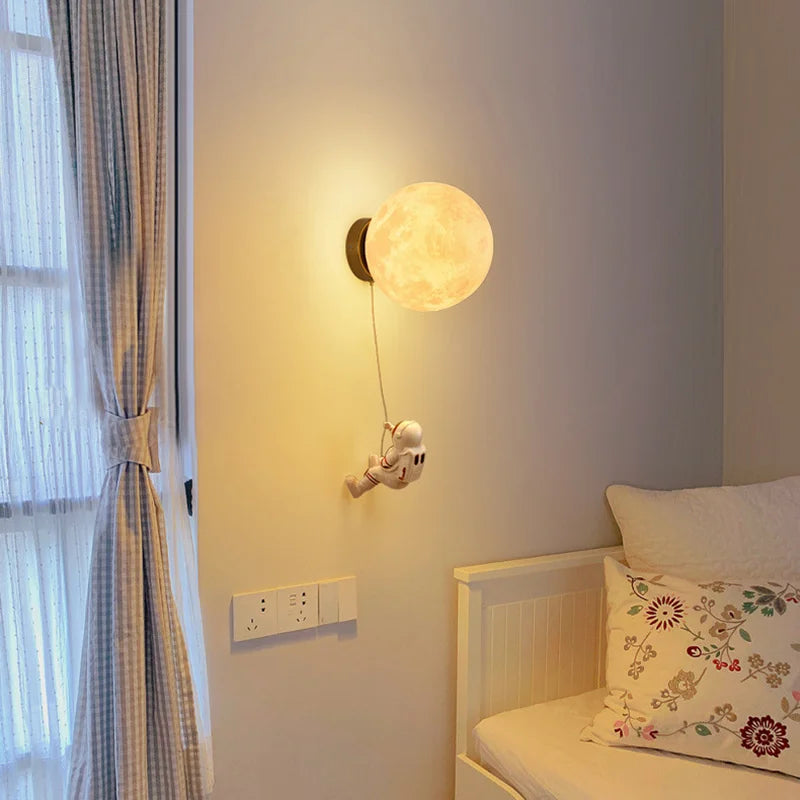 LunarGlow Wall Lamp - Moon-Shaped Astronaut Lighting