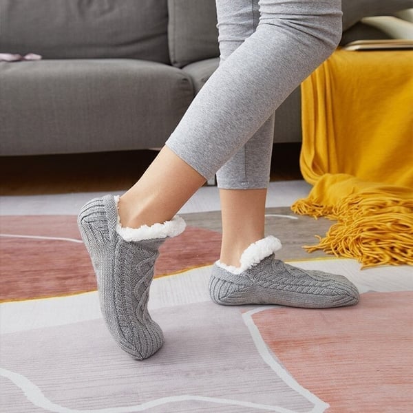FluffySafe - Luxurious Slippers with Anti-Slip Sole