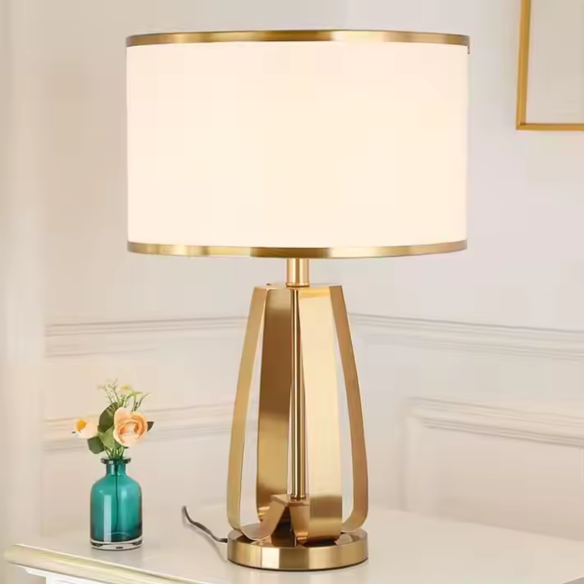 ChicLuxe - Modern LED-lampa för elegant interiör