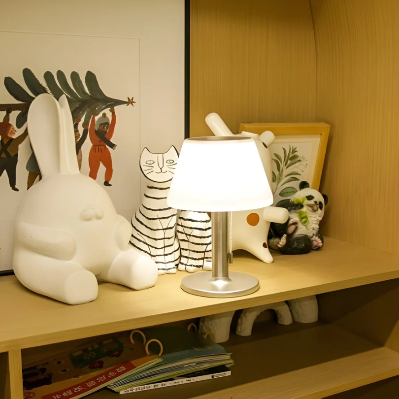 SolarLuxe Lamp – Modern Solar Table Lamp