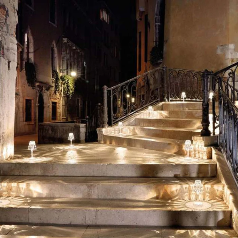 CrystalLuxe Bordslampa - Elegant Kristallbordslampa