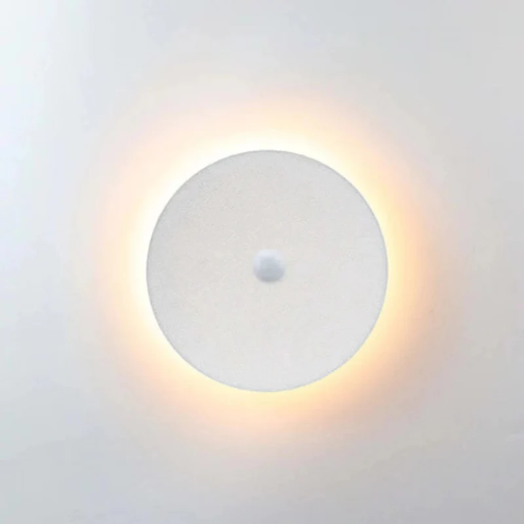 ZenithGlow - Sleek LED Wall Lamp for Modern Interiors