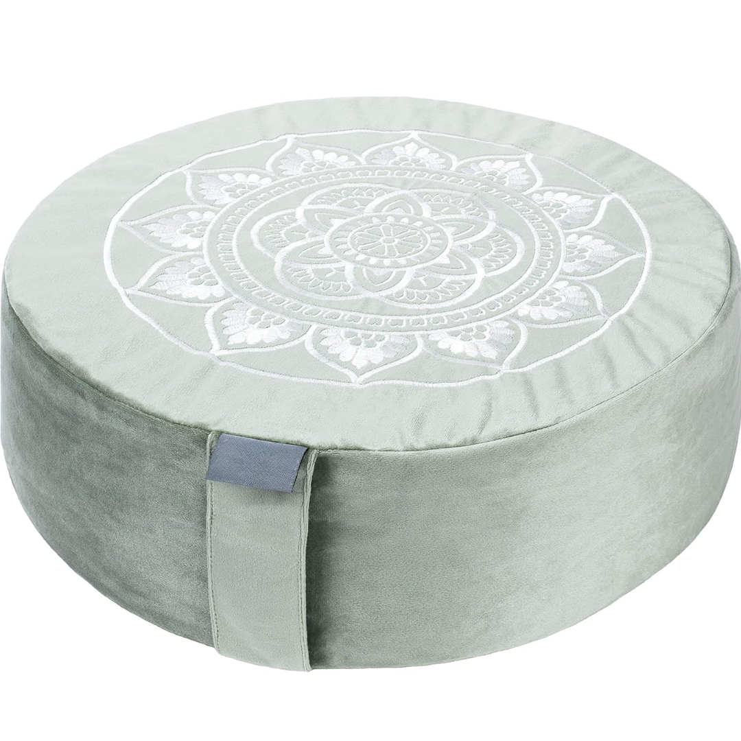 VelvetZen – Luxurious Meditation Cushion in Premium Velvet