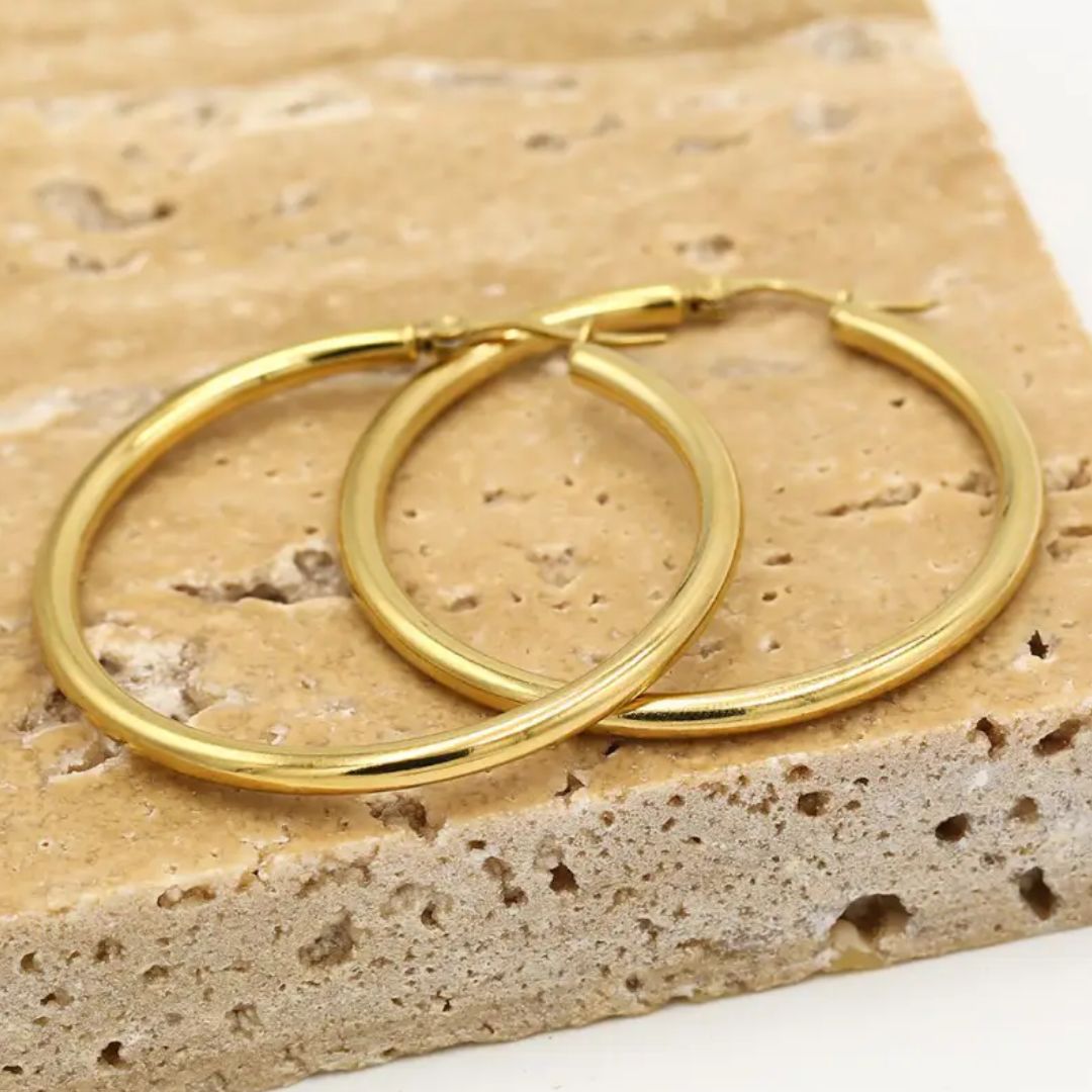 GoldenGlow Earrings – Elegant 40 mm Earrings