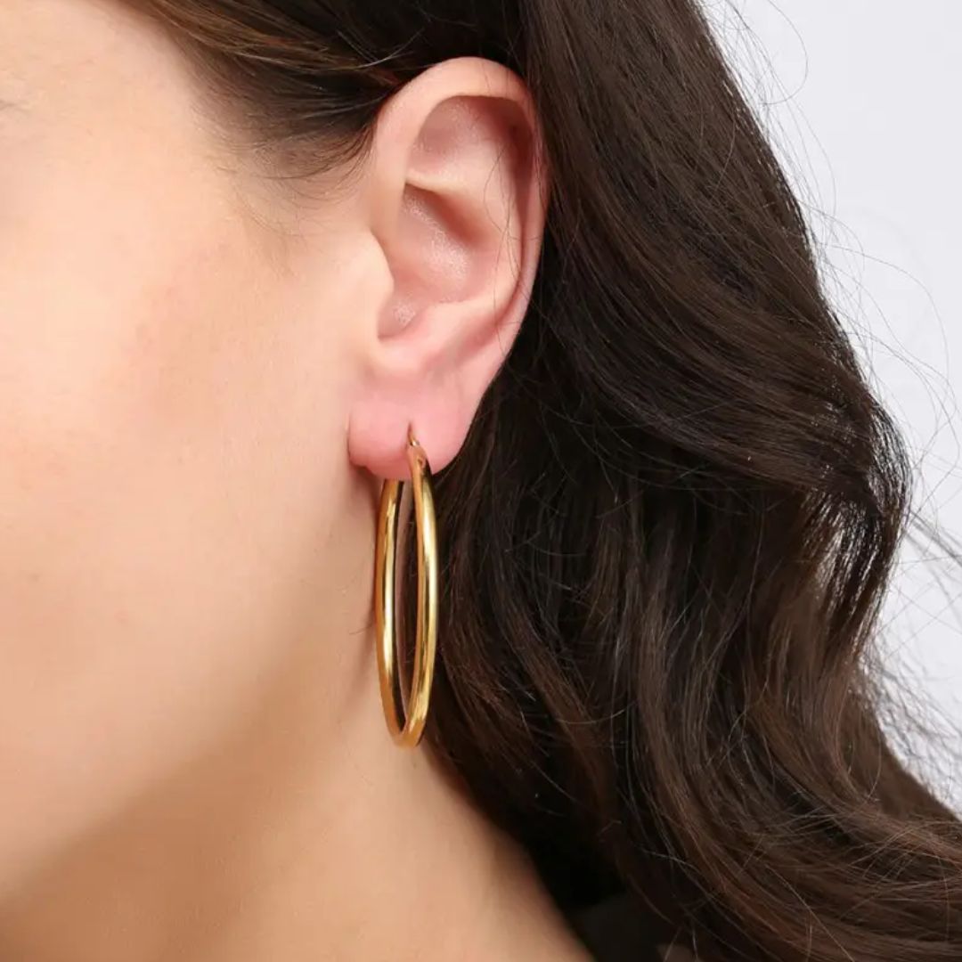 GoldenGlow Earrings – Elegant 40 mm Earrings