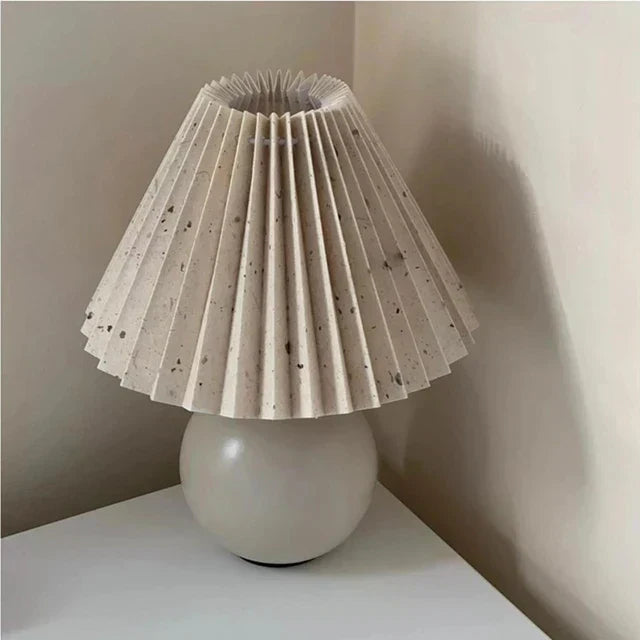 Timeless Lumiere Vintage Table Lamp - Classic Design for Every Room
