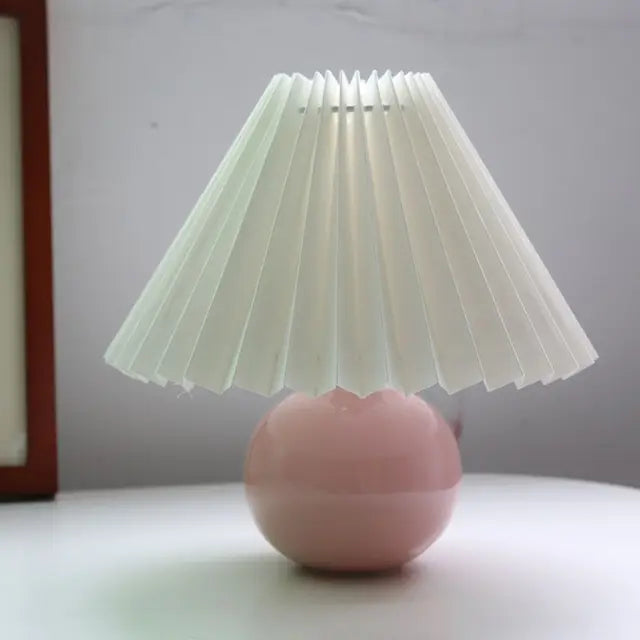 Timeless Lumiere Vintage Table Lamp - Classic Design for Every Room