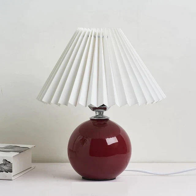 Timeless Lumiere Vintage Table Lamp - Classic Design for Every Room