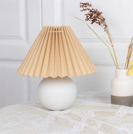 Timeless Lumiere Vintage Table Lamp - Classic Design for Every Room