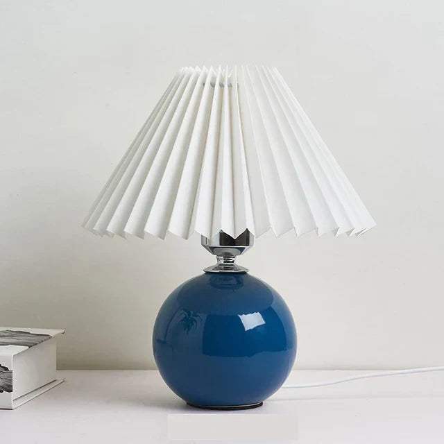 Timeless Lumiere Vintage Table Lamp - Classic Design for Every Room