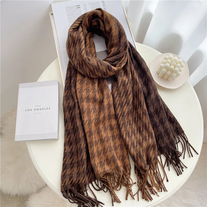 LuxeRuit Scarf - Elegant Winter Accessory for Every Outfit