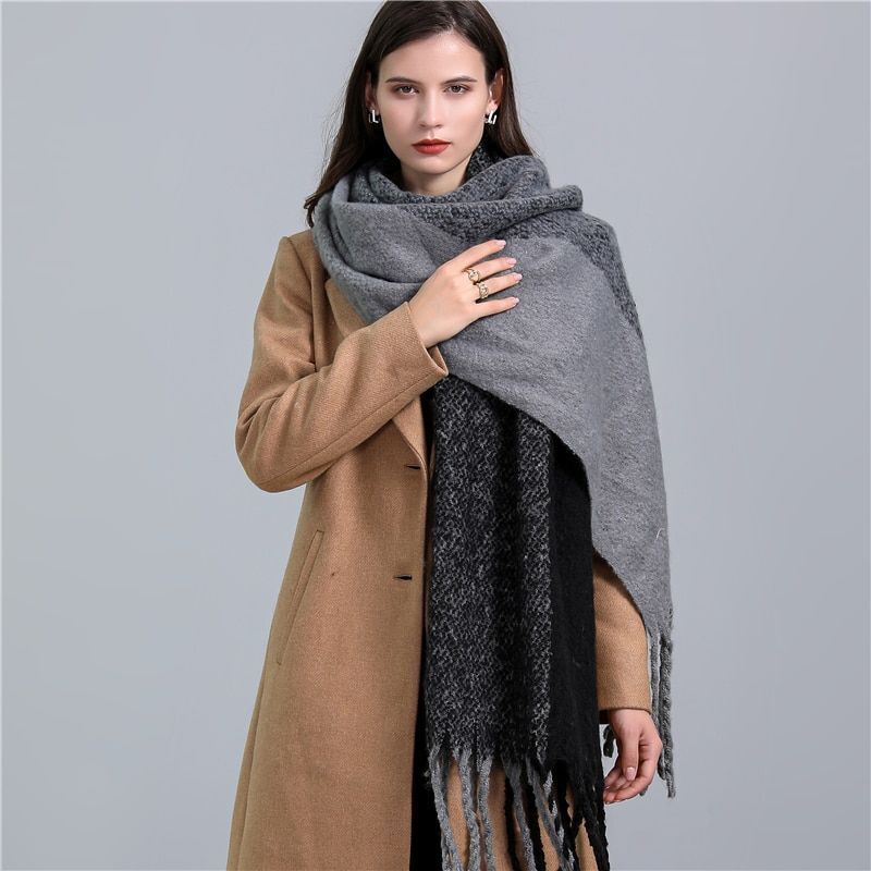 CosyPlaid Scarf – Warm, Trendy Winter Style